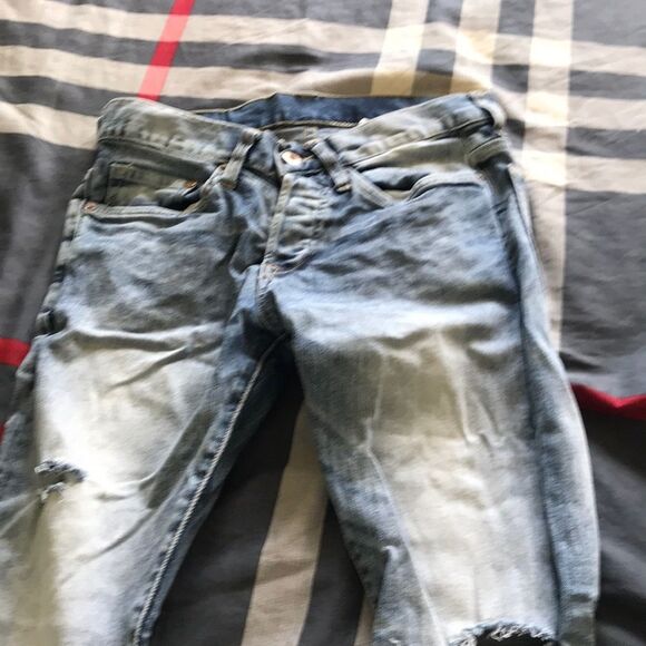 H and M denim ripped jeans 👖 - Picture 2 of 5